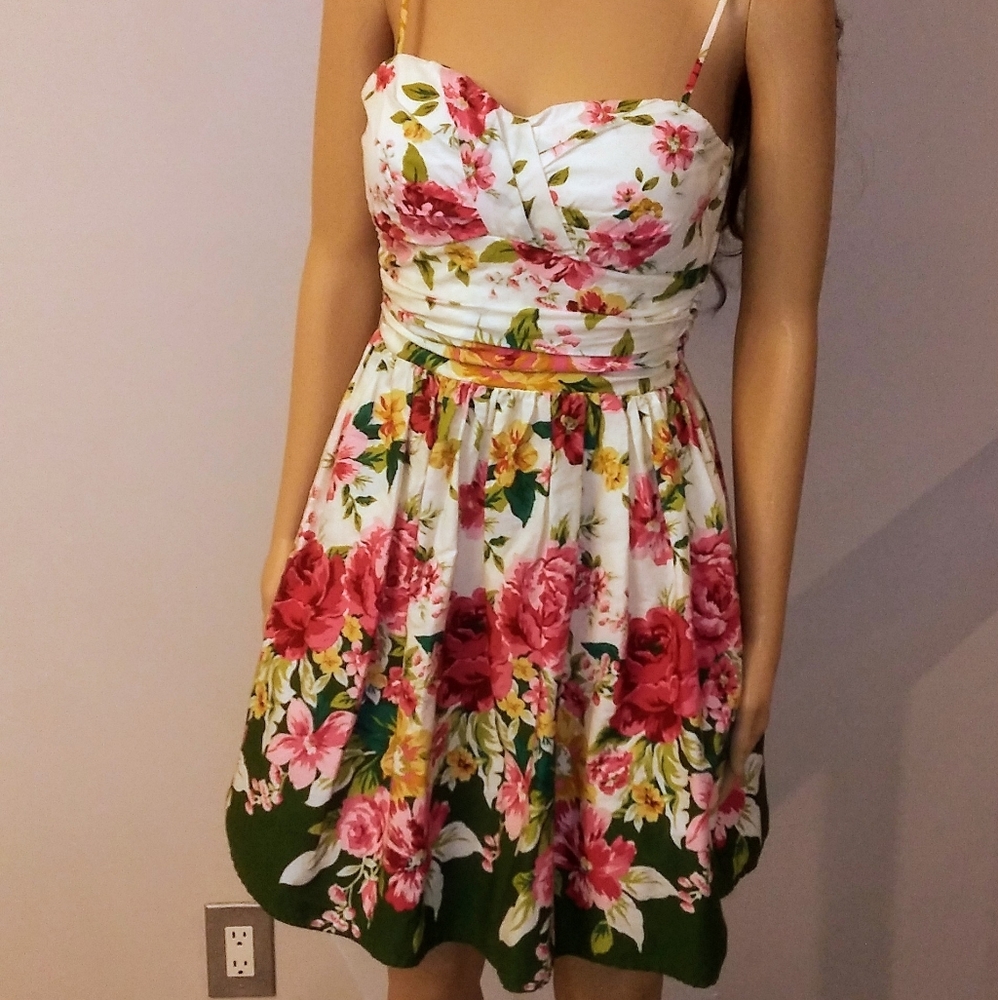 B darlin size 3/4 floral dress w/ tulle lining